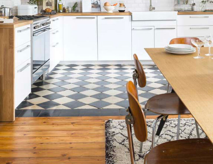 Comment marier parquet et carrelage dans une pièce ouverte ?